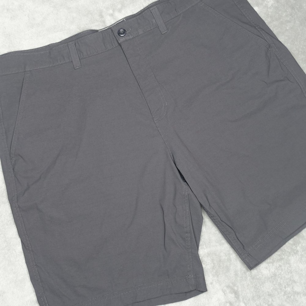 Eddie Bauer Travex Flat Front Shorts Men's 44 Gray - Picture 2 of 9